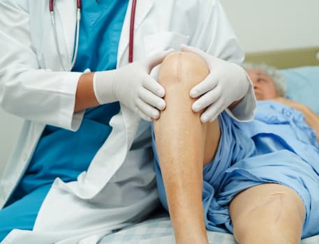 Recognizing Emergency Signs: When to Call Your Surgeon